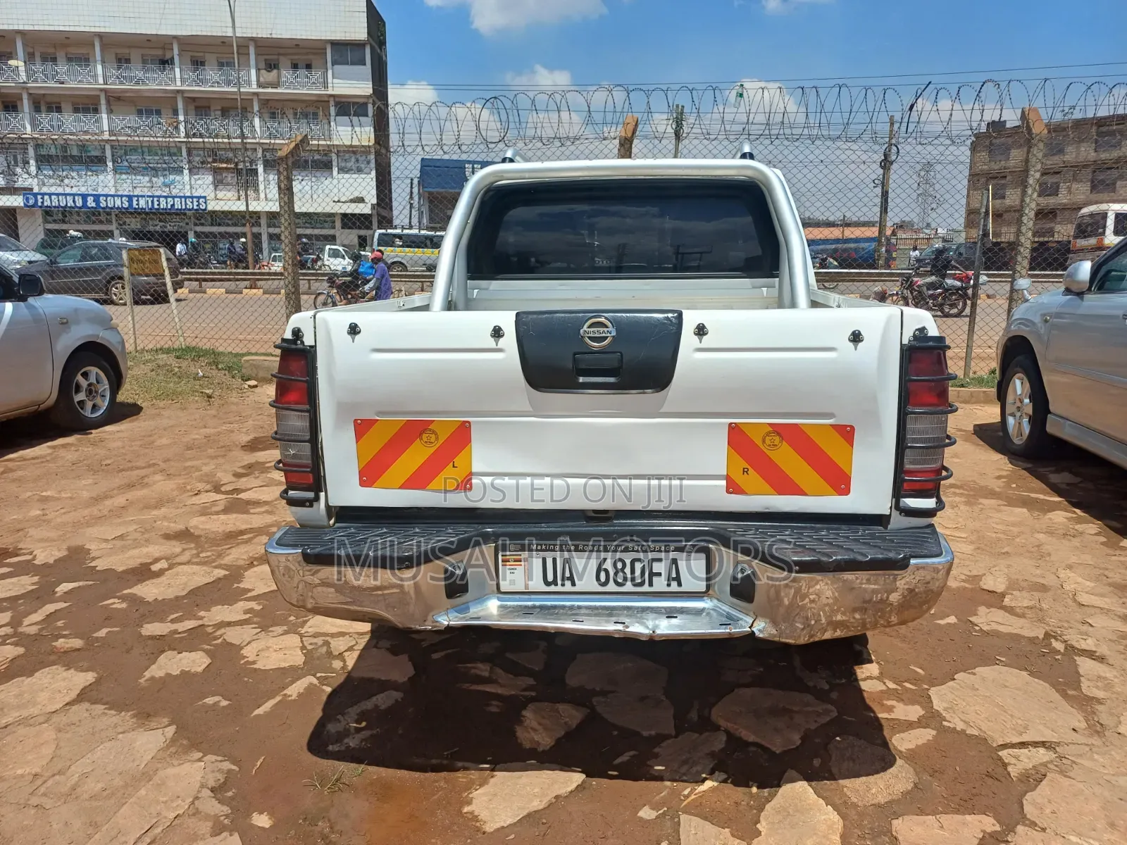 Nissan Hardbody 2012 White