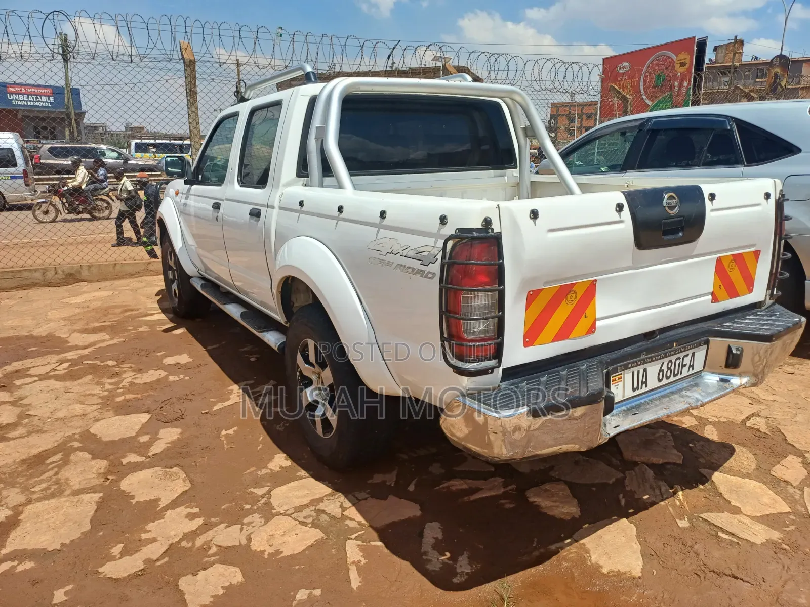 Nissan Hardbody 2012 White