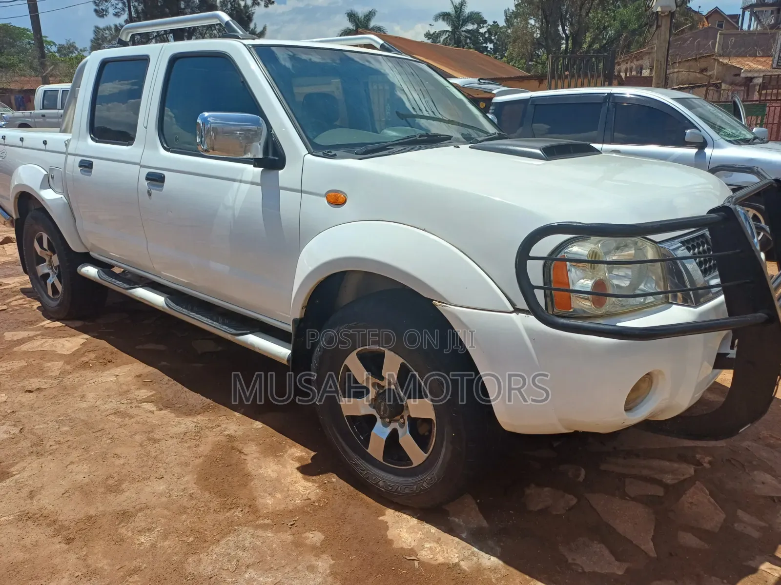 Nissan Hardbody 2012 White
