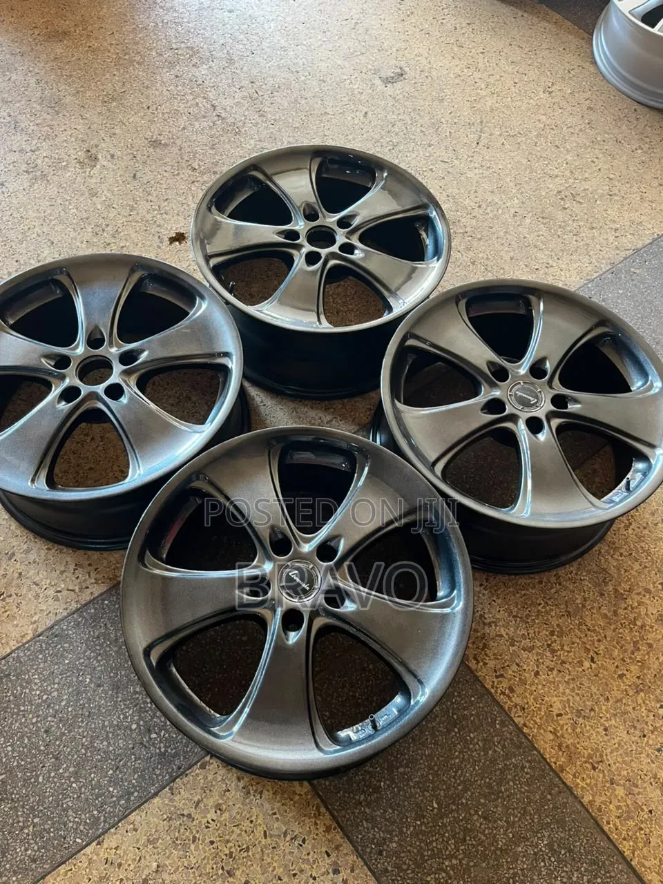 Size 18 Sliver Black Rims for Toyota Harrier, Alphard, Vanguard