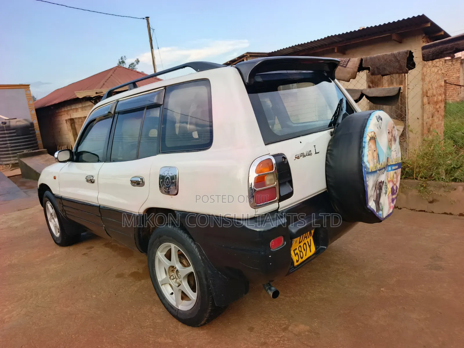 Toyota RAV4 1999 White
