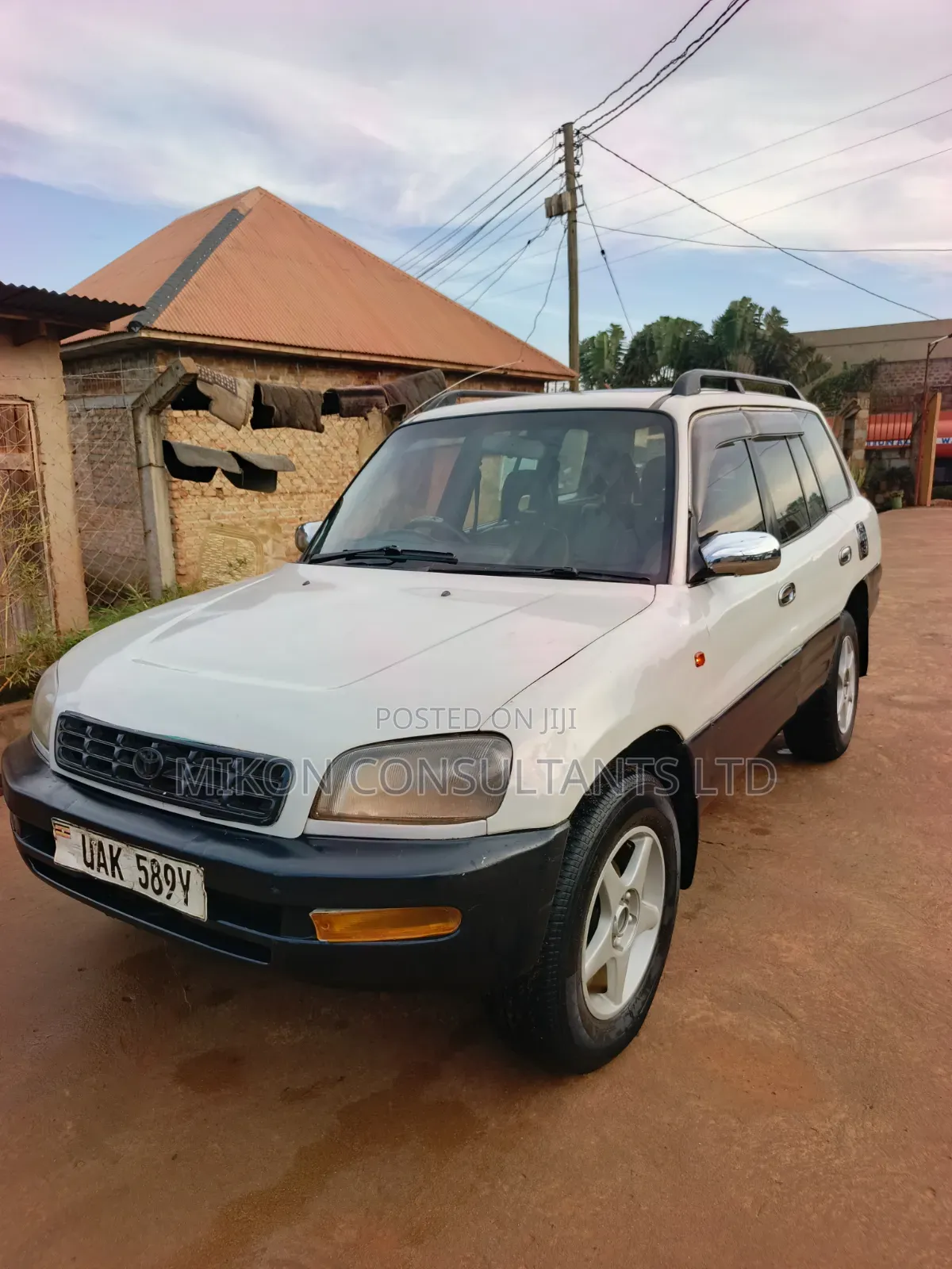 Toyota RAV4 1999 White