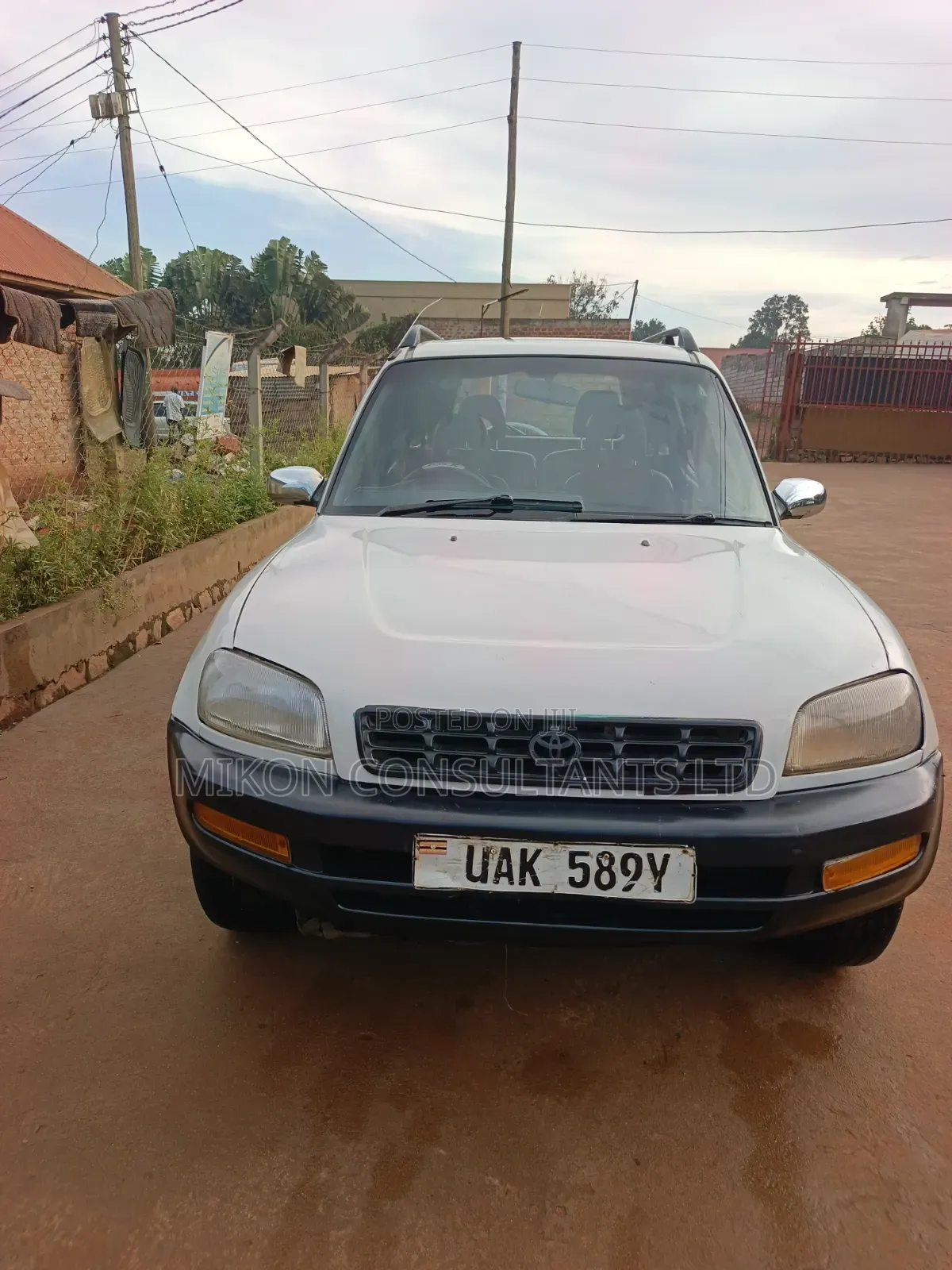 Toyota RAV4 1999 White
