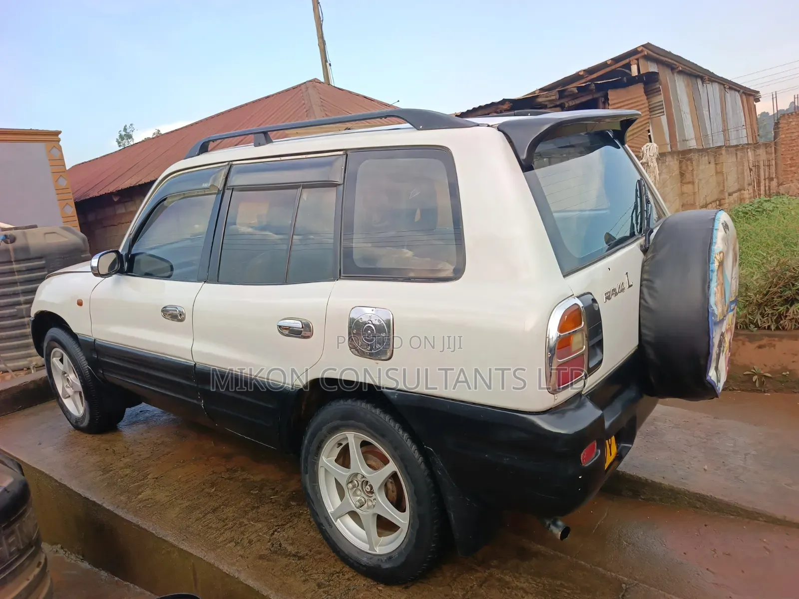 Toyota RAV4 1999 White