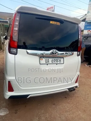 Toyota Noah 2.0 AWD (6 Seater) 2014 White