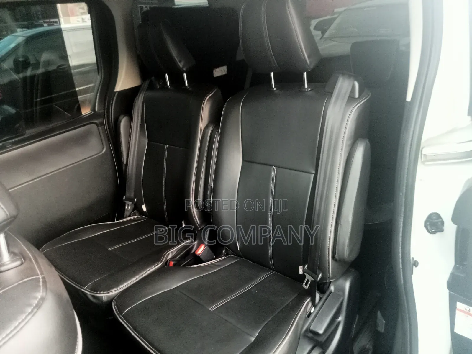 Toyota Noah 2.0 AWD (6 Seater) 2014 White