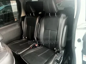 Toyota Noah 2.0 AWD (6 Seater) 2014 White