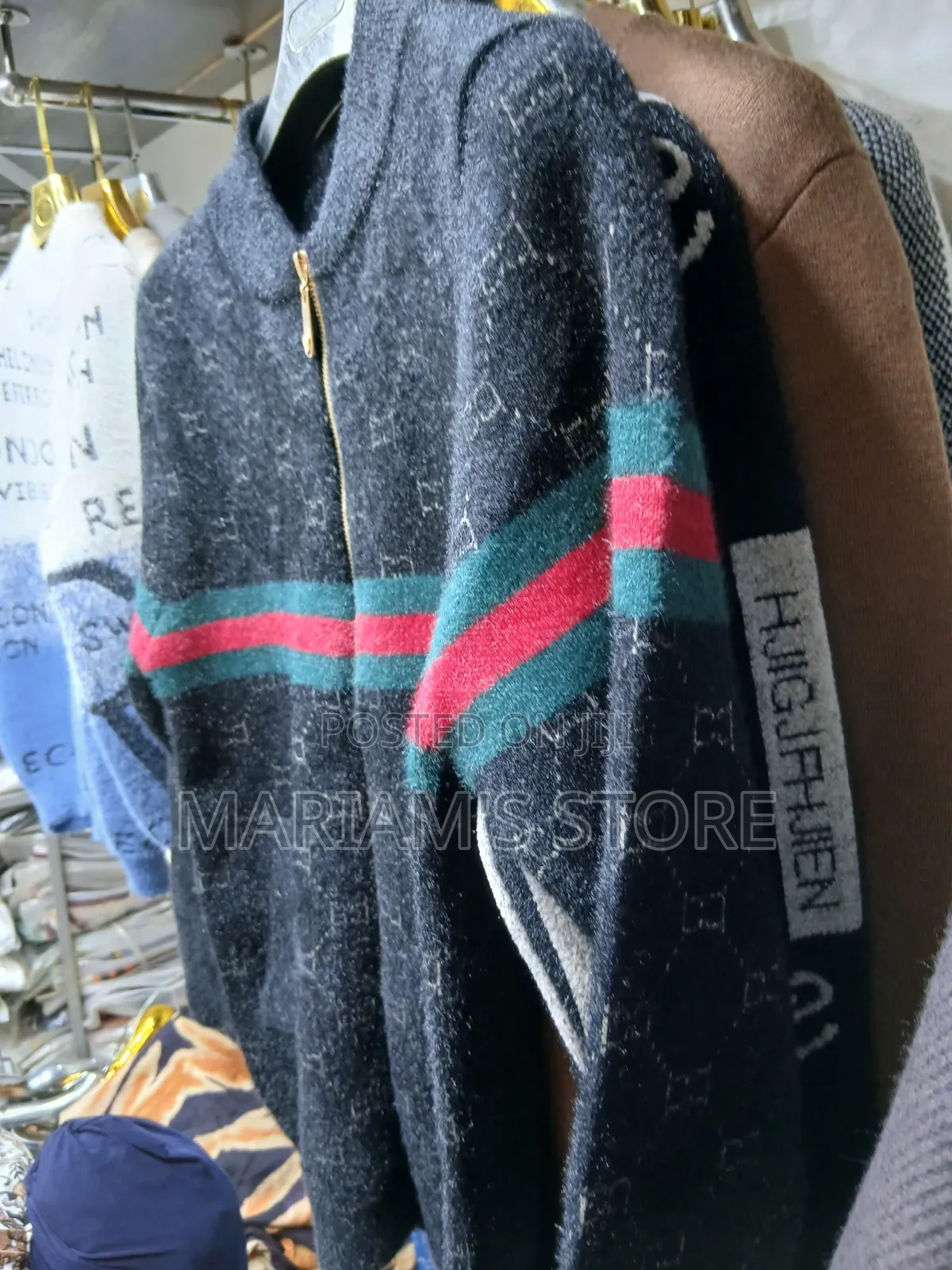 Kneeded Sweater