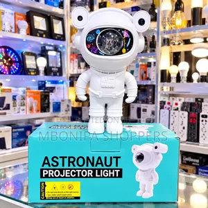 Astronaut Projector Light – Creative Space-Themed LED Night Lamp