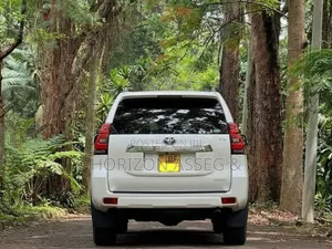 Toyota Land Cruiser Prado 3.0 D-4D (172 Hp) 2015 Off white