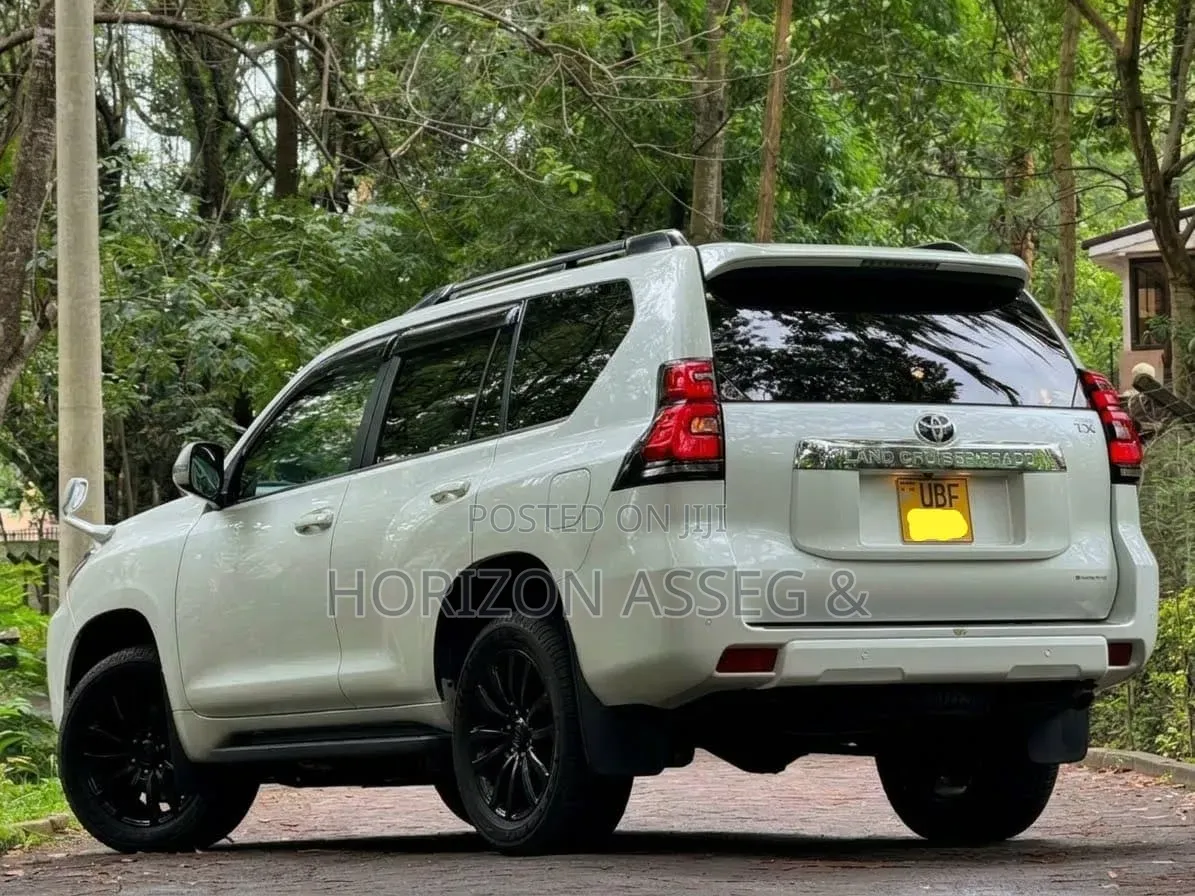 Toyota Land Cruiser Prado 3.0 D-4D (172 Hp) 2015 Off white