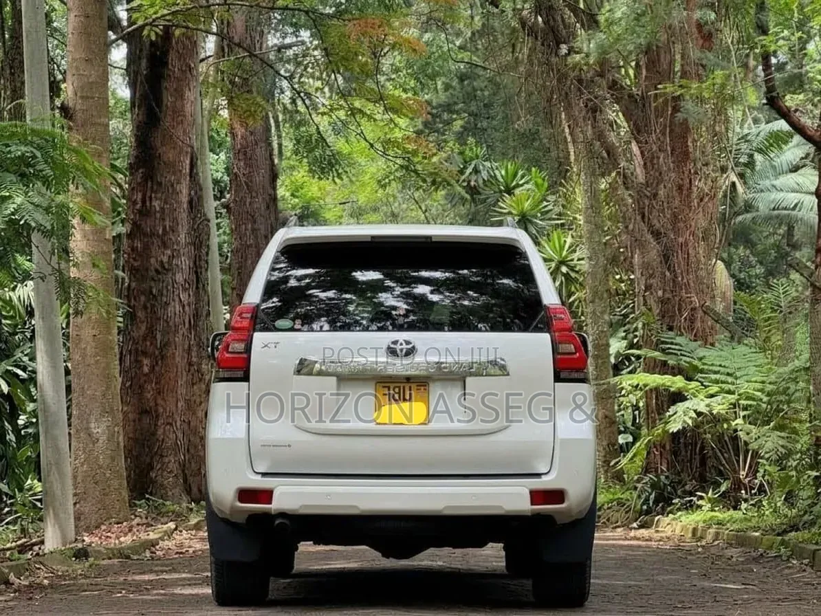 Toyota Land Cruiser Prado 3.0 D-4D (172 Hp) 2015 Off white