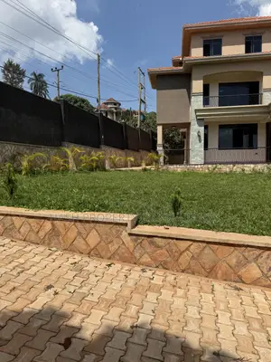 9bdrm House in Akright City, Central Division for sale