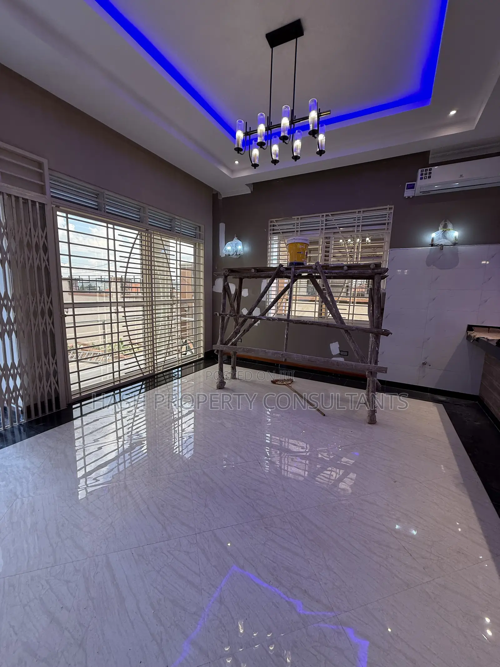 5bdrm House in Akright City, Central Division for sale