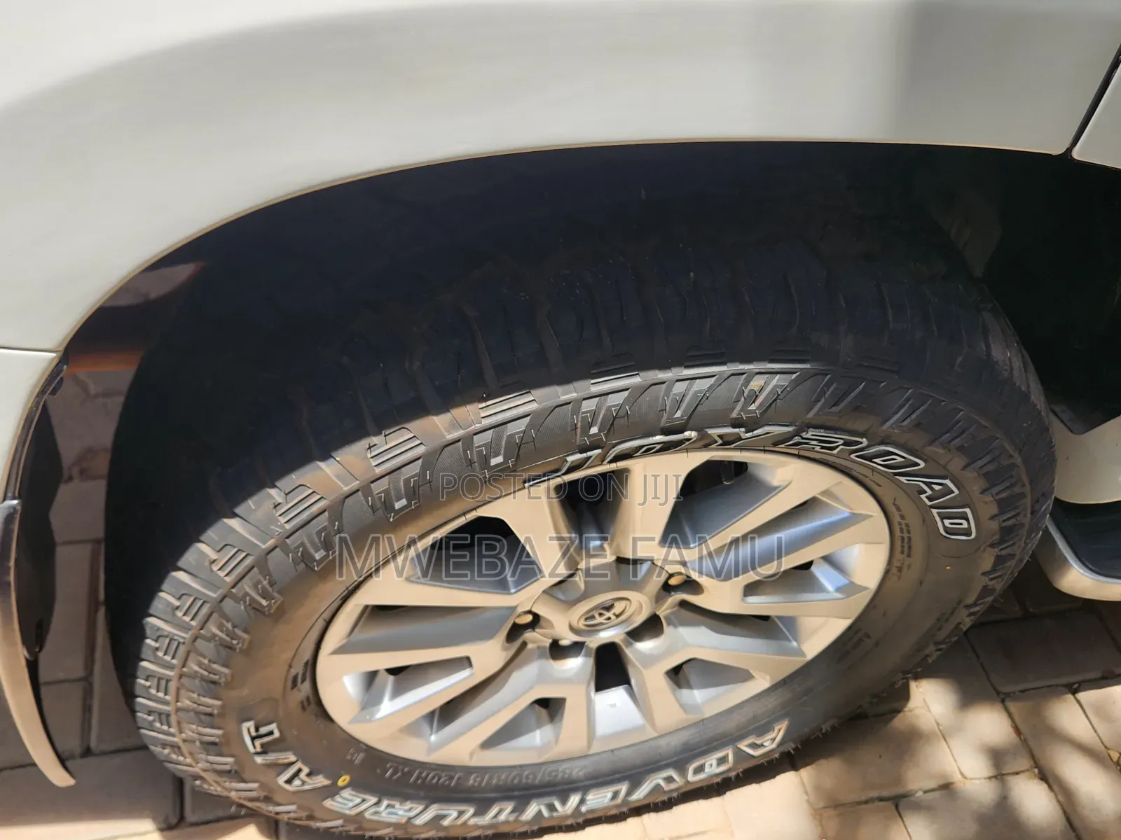 Toyota Land Cruiser Prado 2017 White