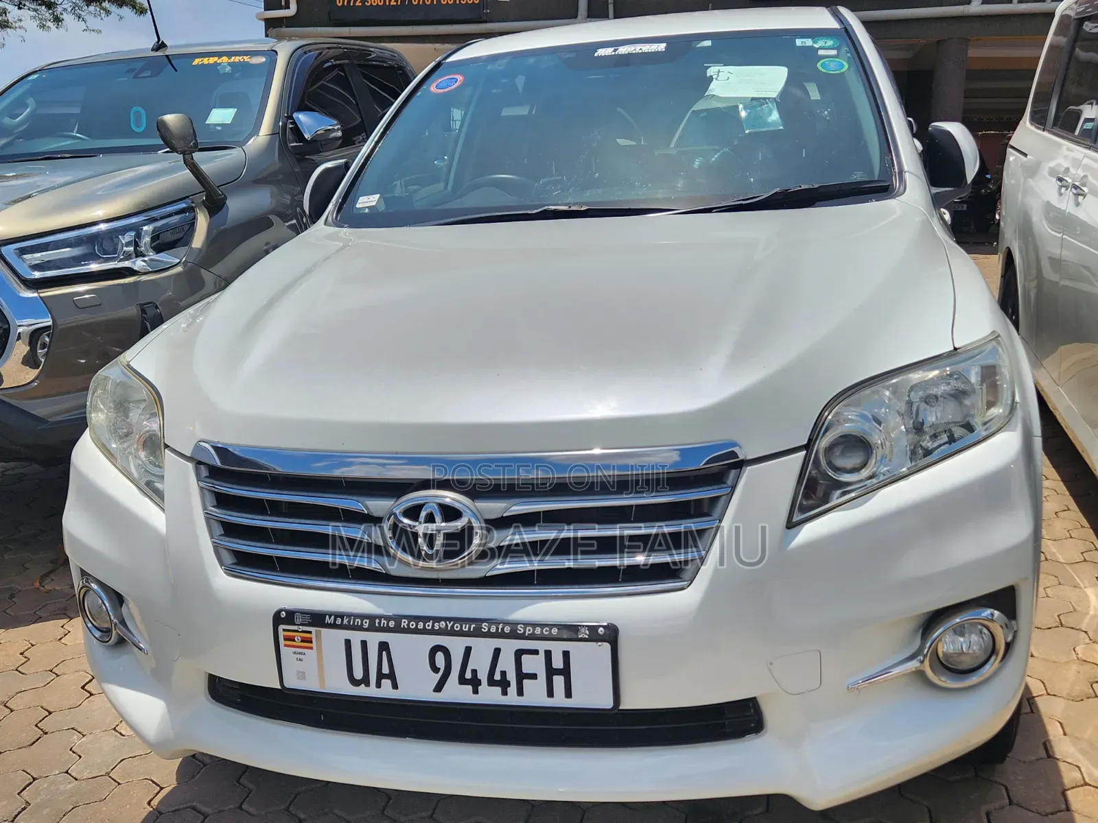 Toyota Vanguard 2012 White
