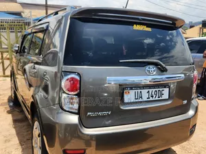 Toyota Corolla Rumion 2011 Gray