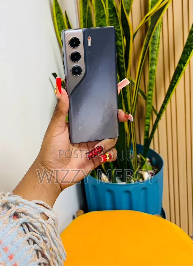 New Tecno Camon 40 Pro 4G 256 GB Black