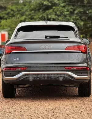 Audi Q5 2021 Gray