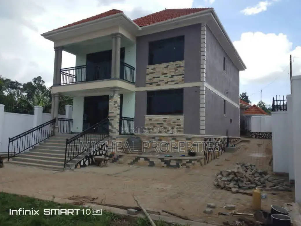 Mini Flat in Matuga Bombo Rd At, Kawempe for sale