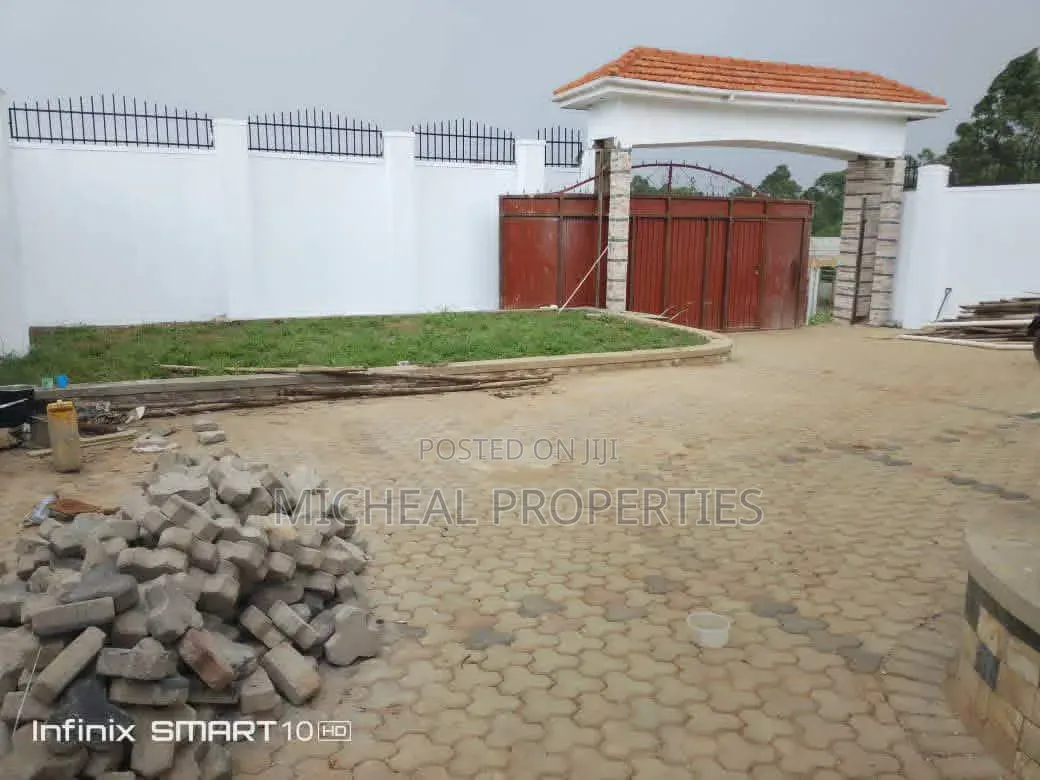 Mini Flat in Matuga Bombo Rd At, Kawempe for sale