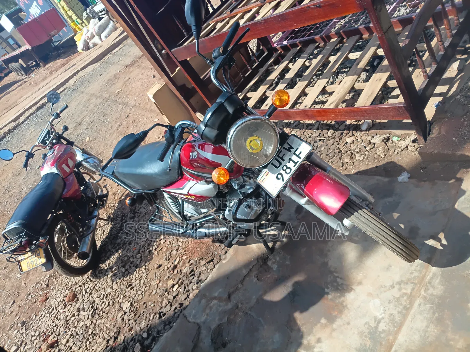 TVS HLX 125 2023 Red