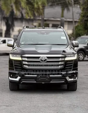 Toyota Land Cruiser LC300 2023 Black