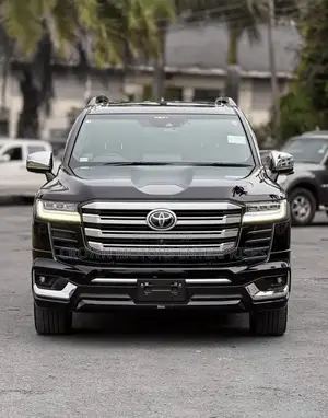 Toyota Land Cruiser LC300 2023 Black
