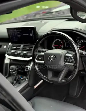 Toyota Land Cruiser LC300 2023 Black