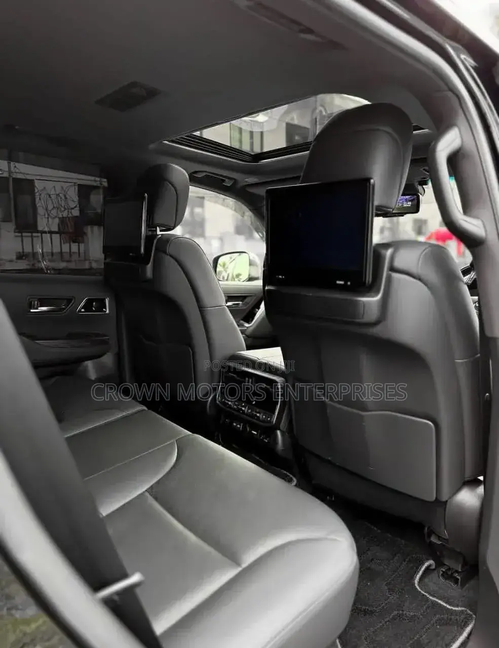 Toyota Land Cruiser LC300 2023 Black