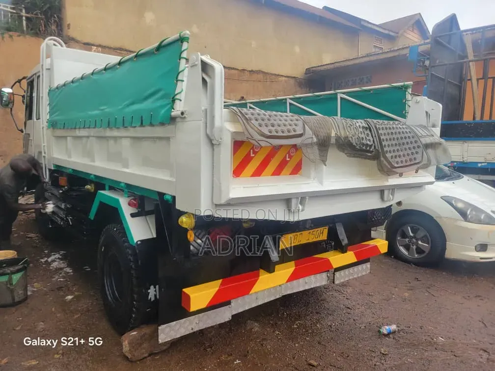 Fuso Fighter Tipper