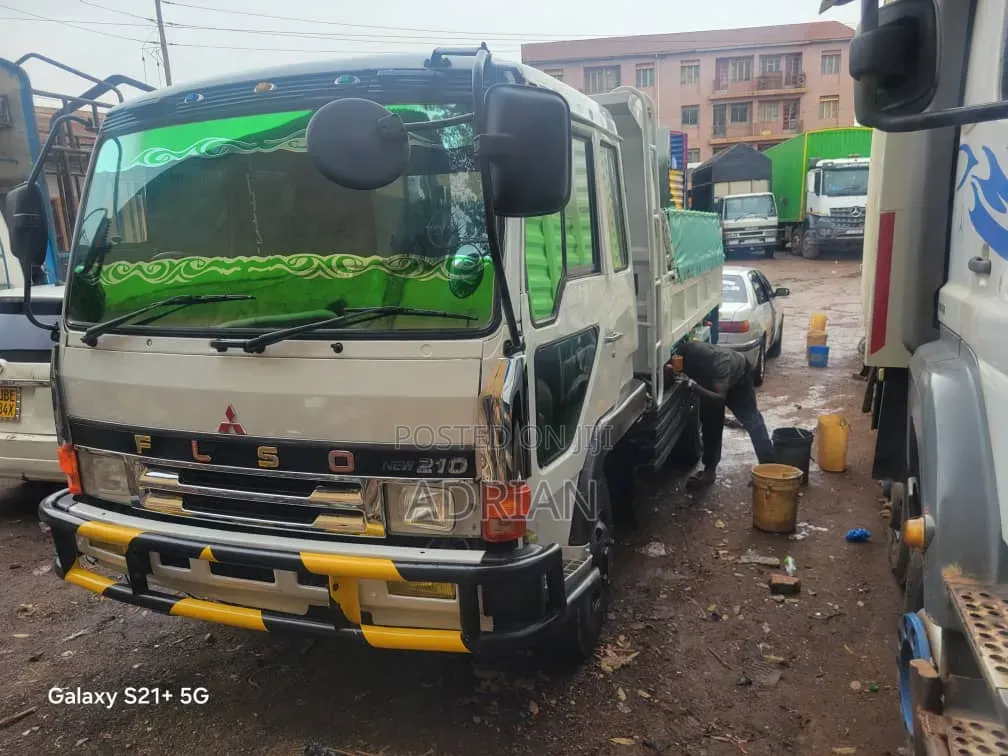 Fuso Fighter Tipper