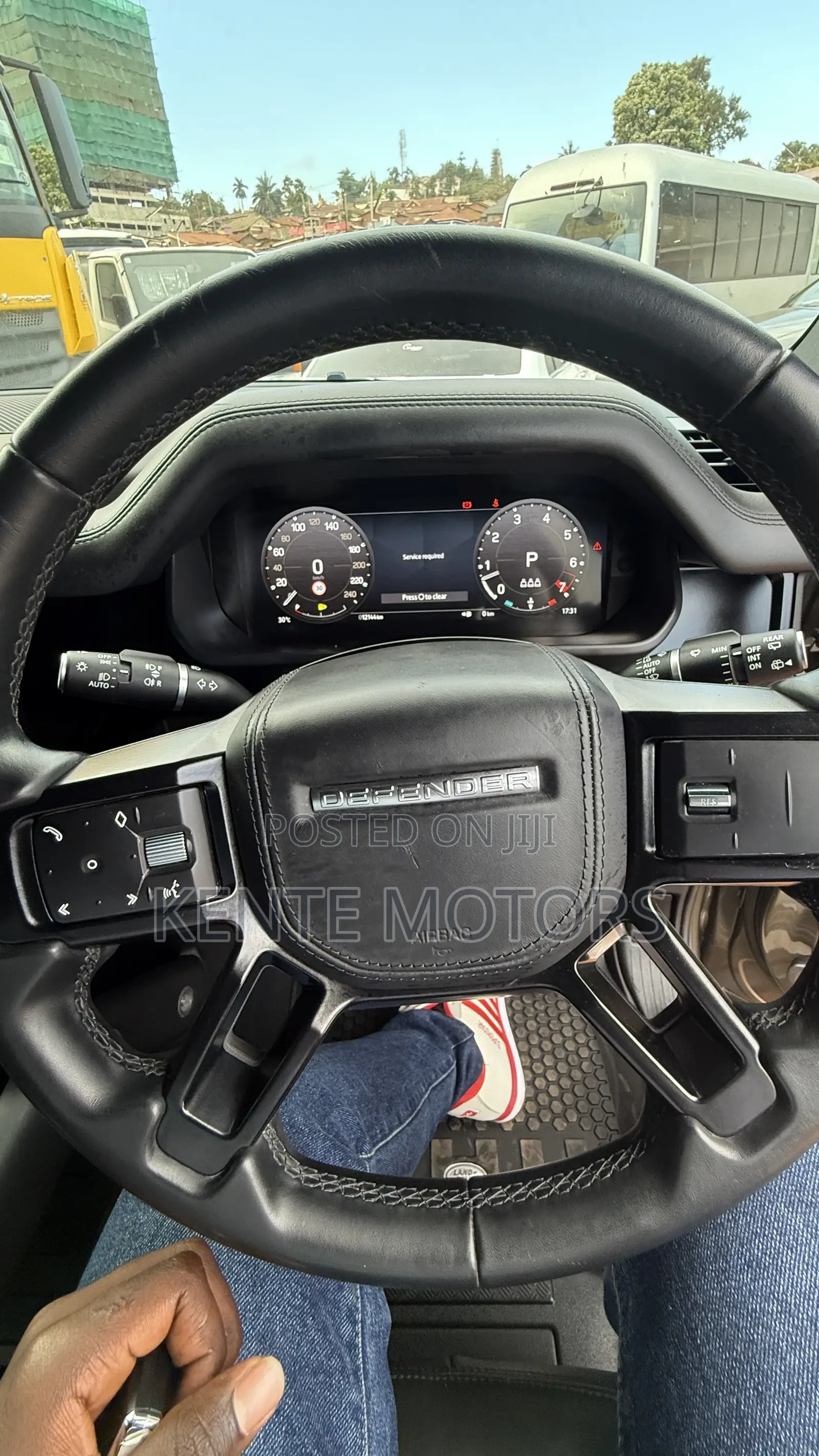 Land Rover Defender X-Dynamic SE 2024 Brown