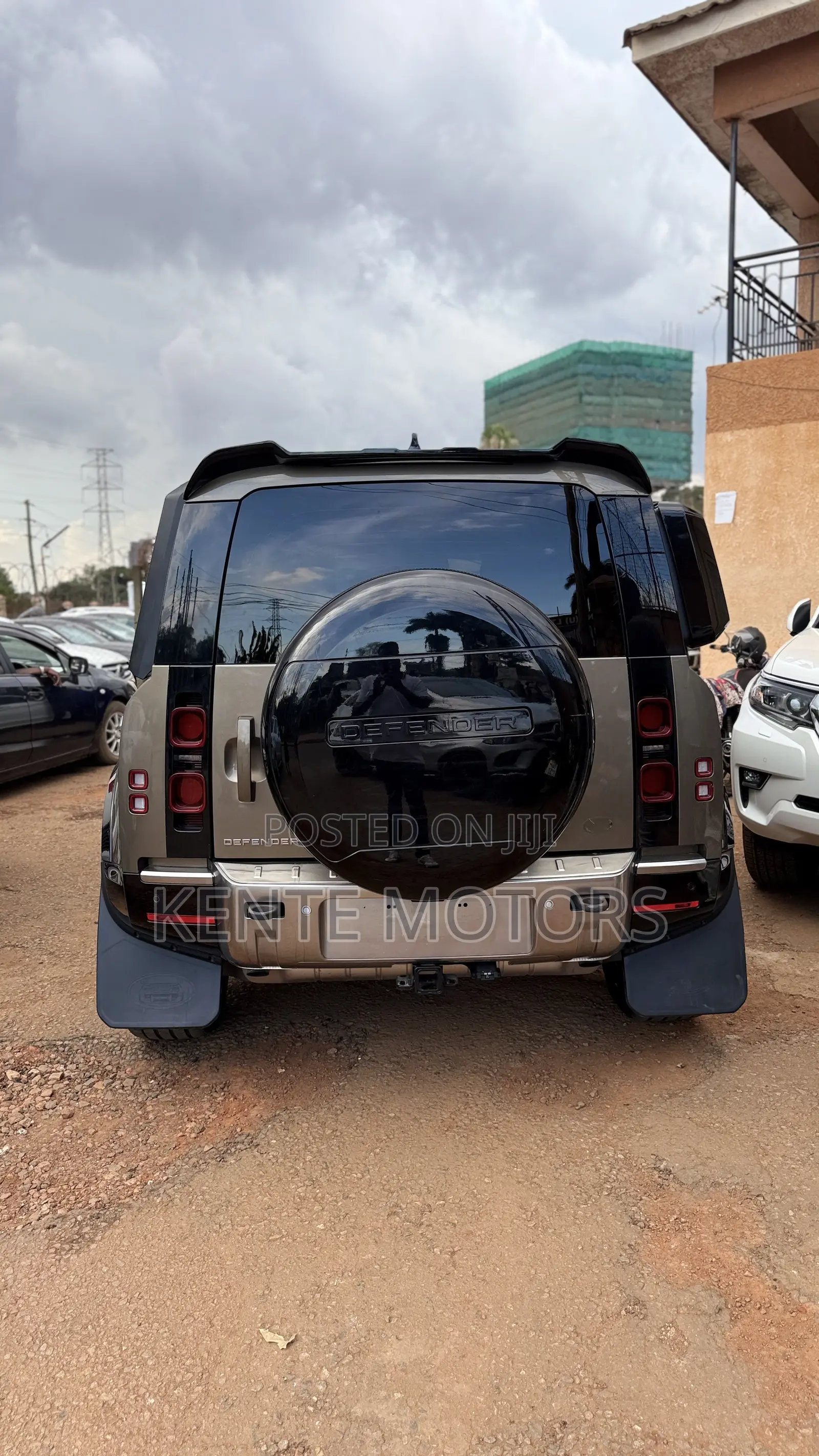 Land Rover Defender X-Dynamic SE 2024 Brown