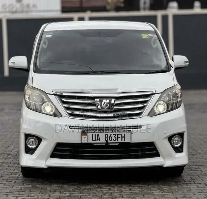 Toyota Alphard 2.4 Petrol AWD 2013 White