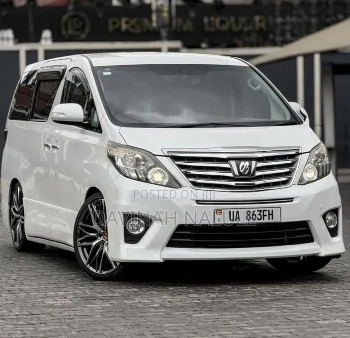 Toyota Alphard 2.4 Petrol AWD 2013 White