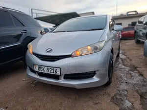 Toyota Wish 2010 Silver