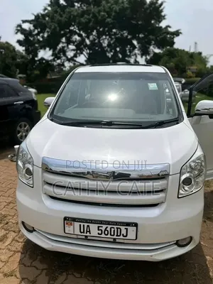 Toyota Noah 2013 White