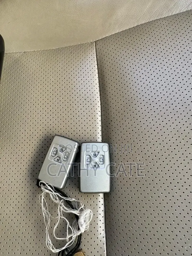 Toyota Noah 2013 White