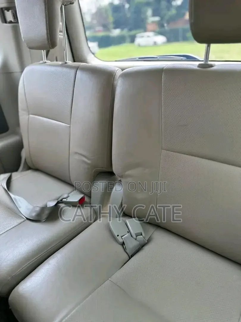 Toyota Noah 2013 White