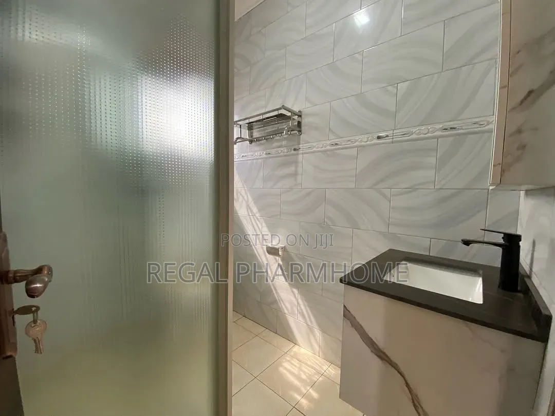 2bdrm Apartment in Mutungo, Central Division for rent