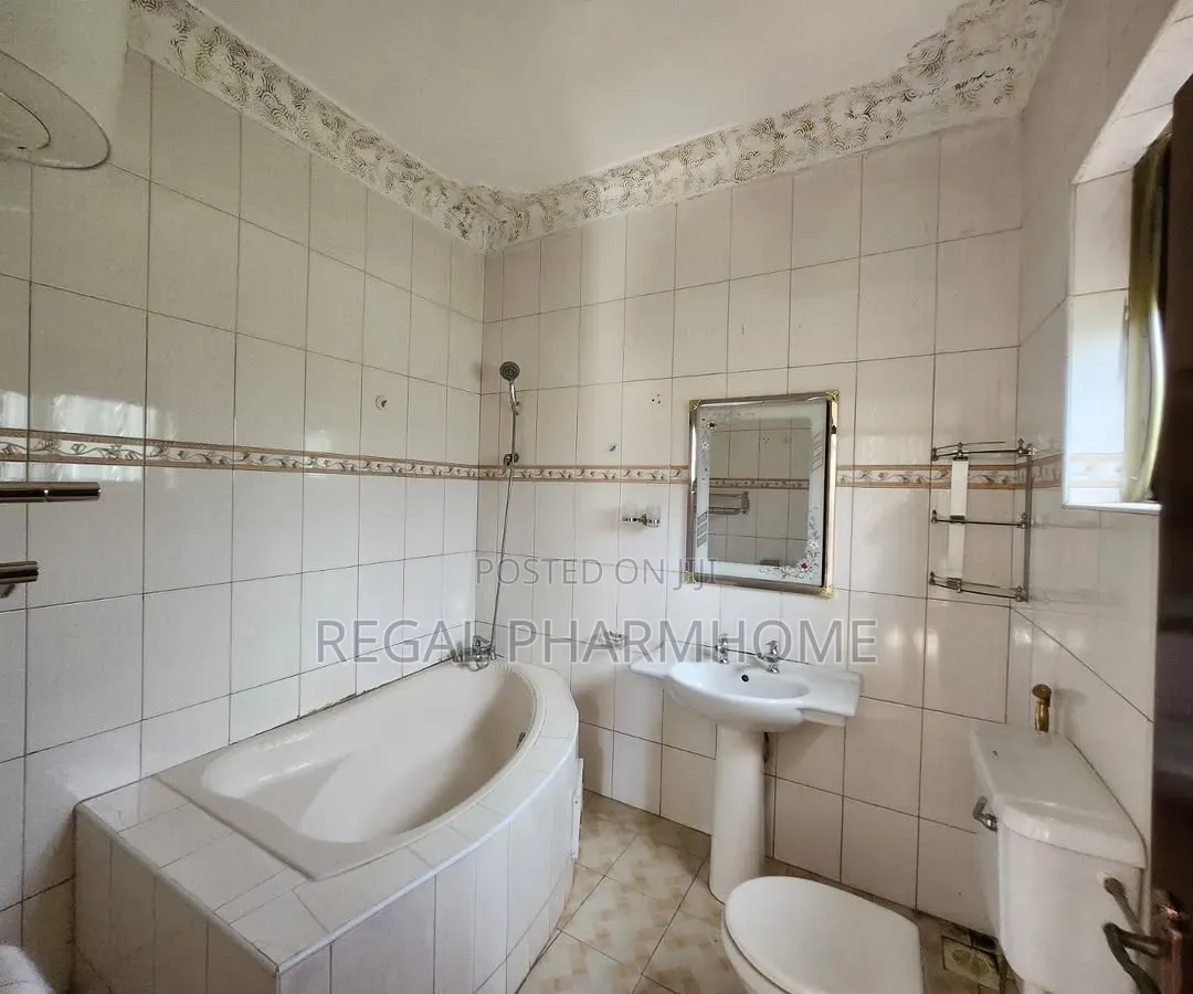 4bdrm Apartment in Sseguku Katale, Central Division for rent