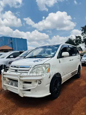 Toyota Noah 2005 White