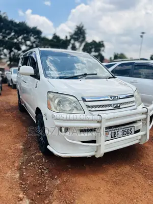 Toyota Noah 2005 White