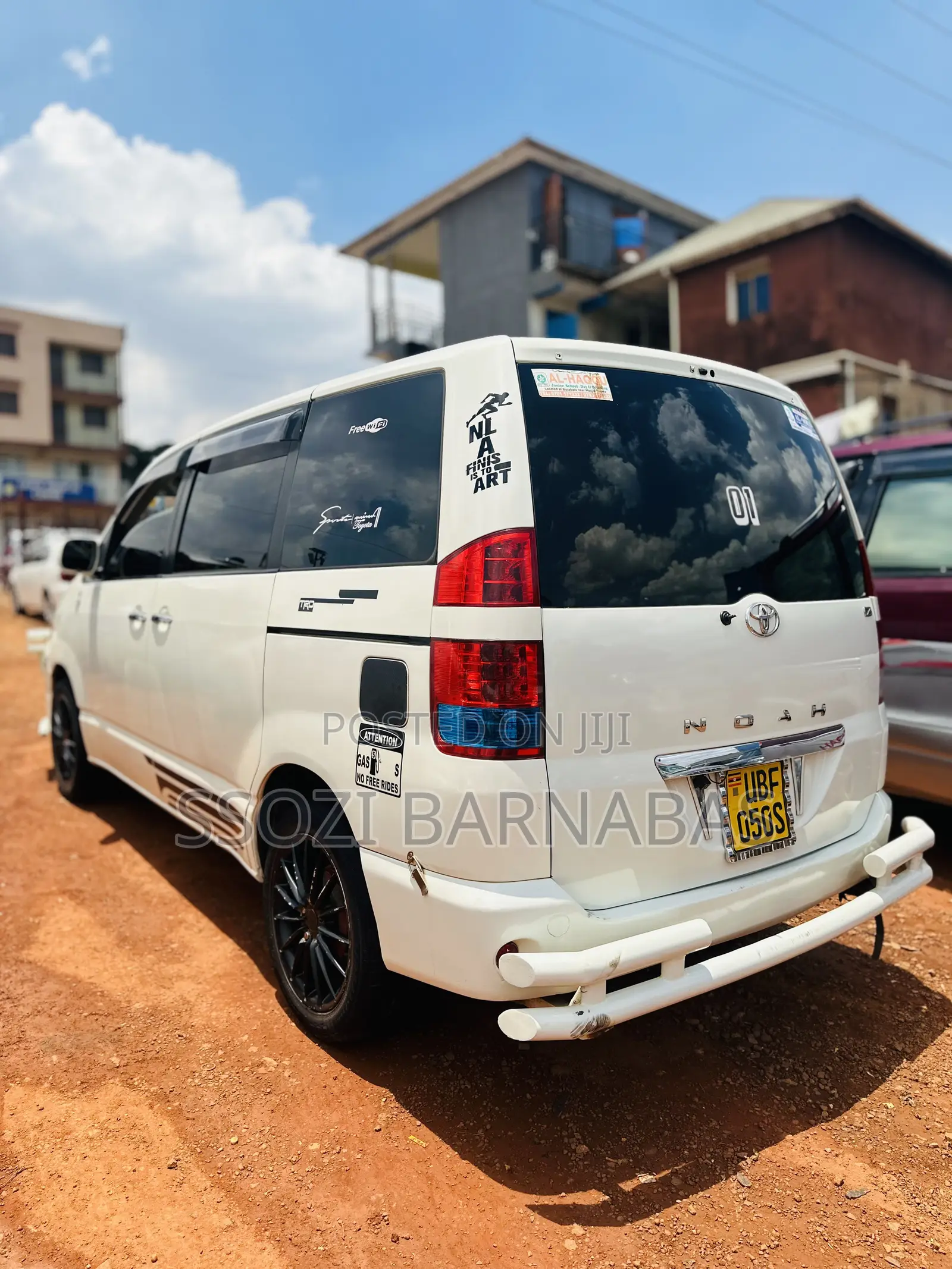 Toyota Noah 2005 White