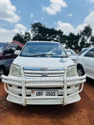 Toyota Noah 2005 White