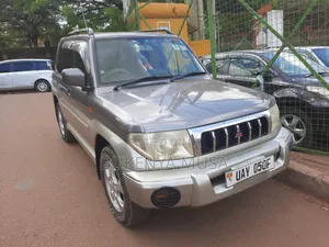 Mitsubishi Pajero IO 2000 Silver