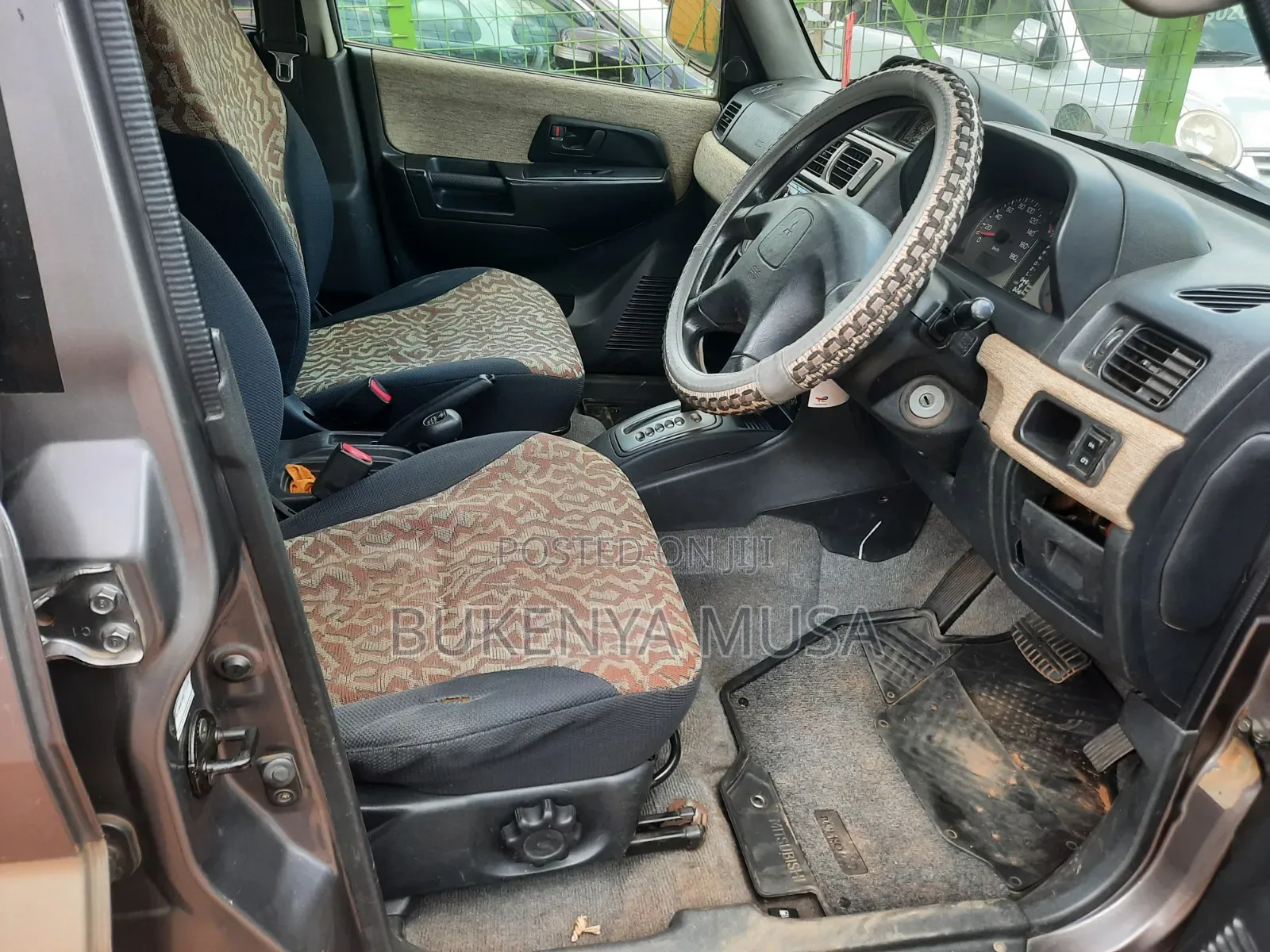 Mitsubishi Pajero IO 2000 Silver