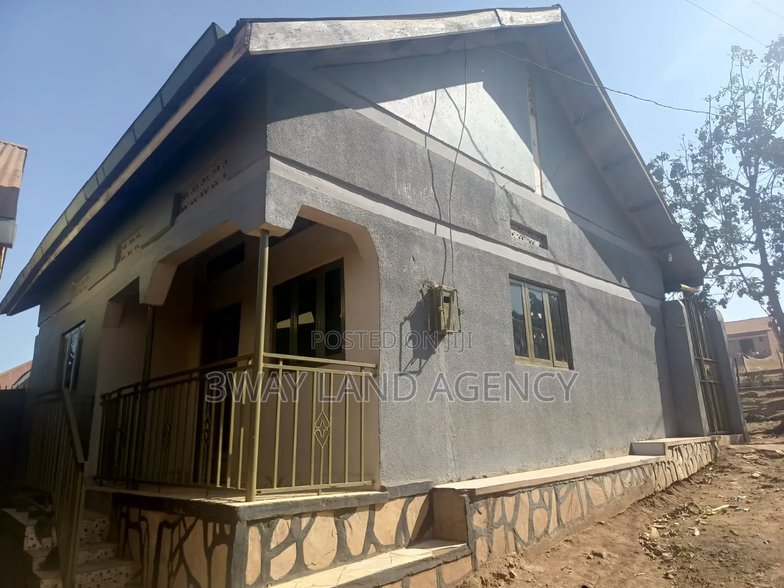 Furnished 2bdrm House in Central Division for sale