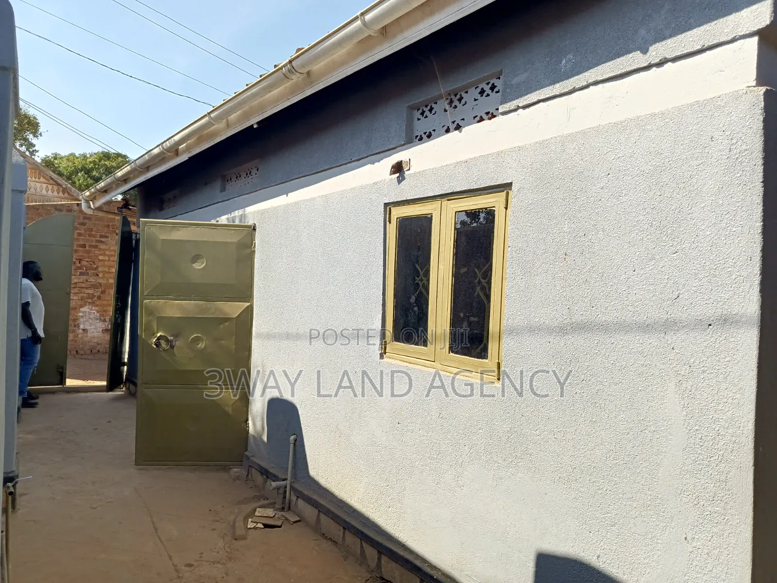 Furnished 2bdrm House in Central Division for sale